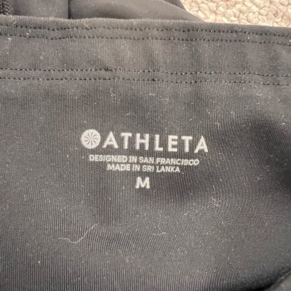 Black athleta crop leggings - Picture 3 of 7